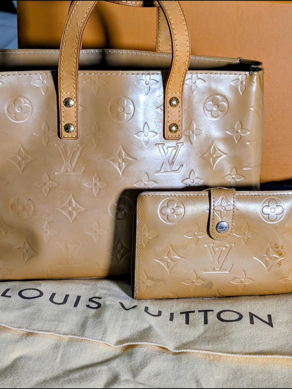 Louis Vuitton Beige Patent Vernis Monogram Tote with Matching Wallet